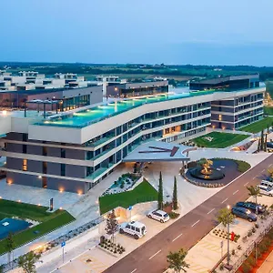 Petram & Residences Aparthotel